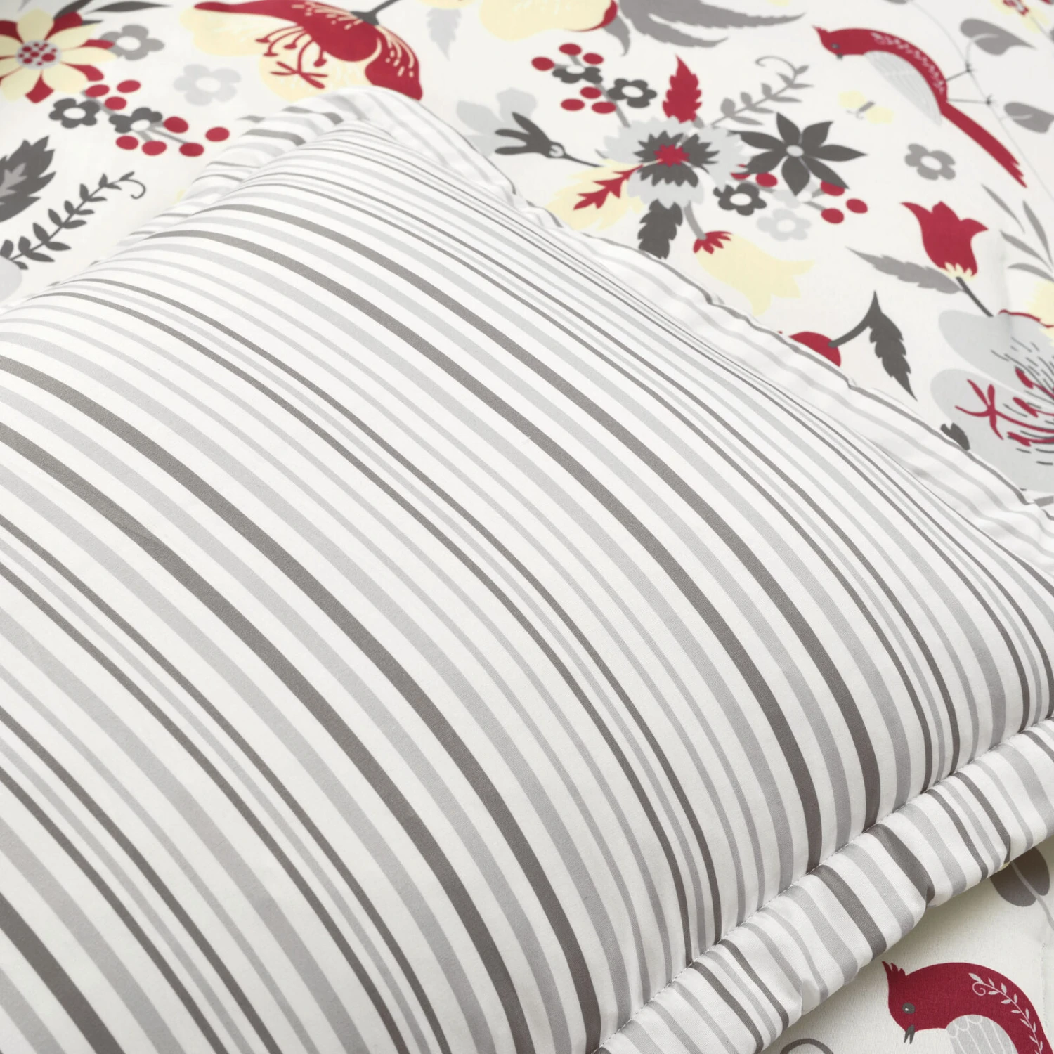 Blooming Garden Reversible Comforter 5-Pc Set 7 Blooming Garden Reversible Comforter 5-Pc Set - Image 7
