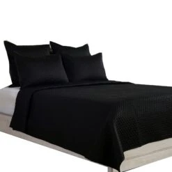 Kahn Hand Stitched Soft Sateen Quilt, Cotton Fill And Binding-Benzara