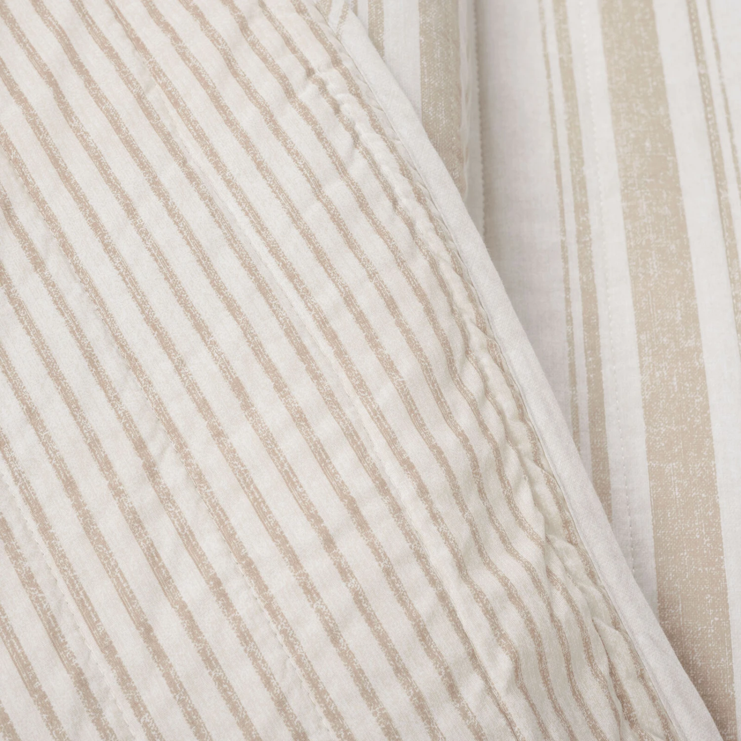 Farmhouse Stripe Reversible Cotton Quilt 3Pc Set 4 Farmhouse Stripe Reversible Cotton Quilt 3Pc Set - Image 4