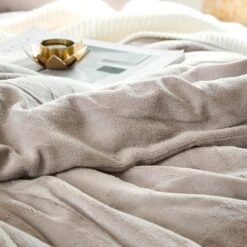 Git Cozy - Coma Inducer® Oversized Comforter - Nashville Nights 5 Git Cozy - Coma Inducer® Oversized Comforter - Nashville Nights -Bed Linings Sale f0d3ee187d2e4826befe465f19c387c3